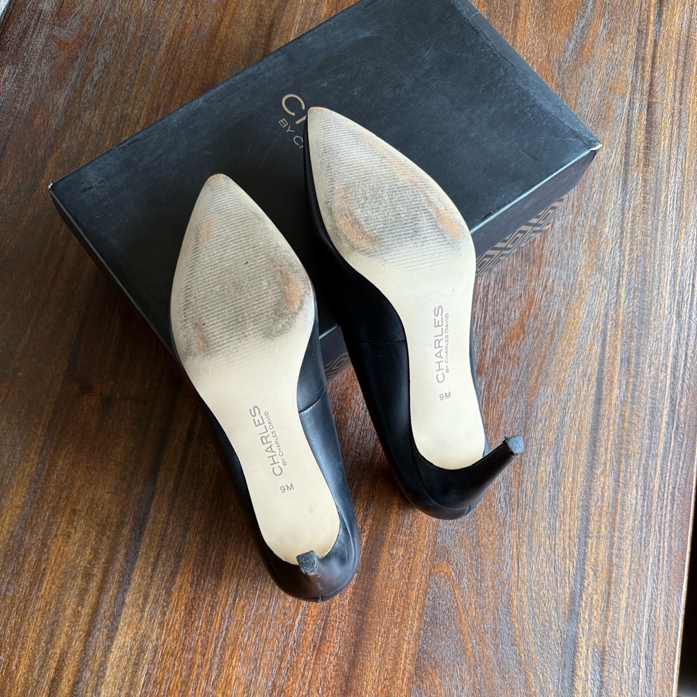 Charles David Lesslie Classic Black Leather Heels Size 9 - Picture 10 of 11